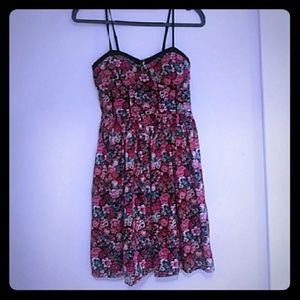 Bustier floral print dress w/ black piping detail